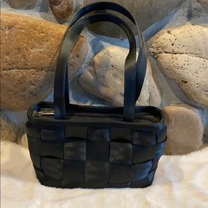 REDUCED TO SELL! Harvey’s Seatbelt Black Tote
